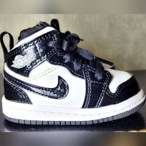 Nike Air Jordan 1 Mid SE Sneakers